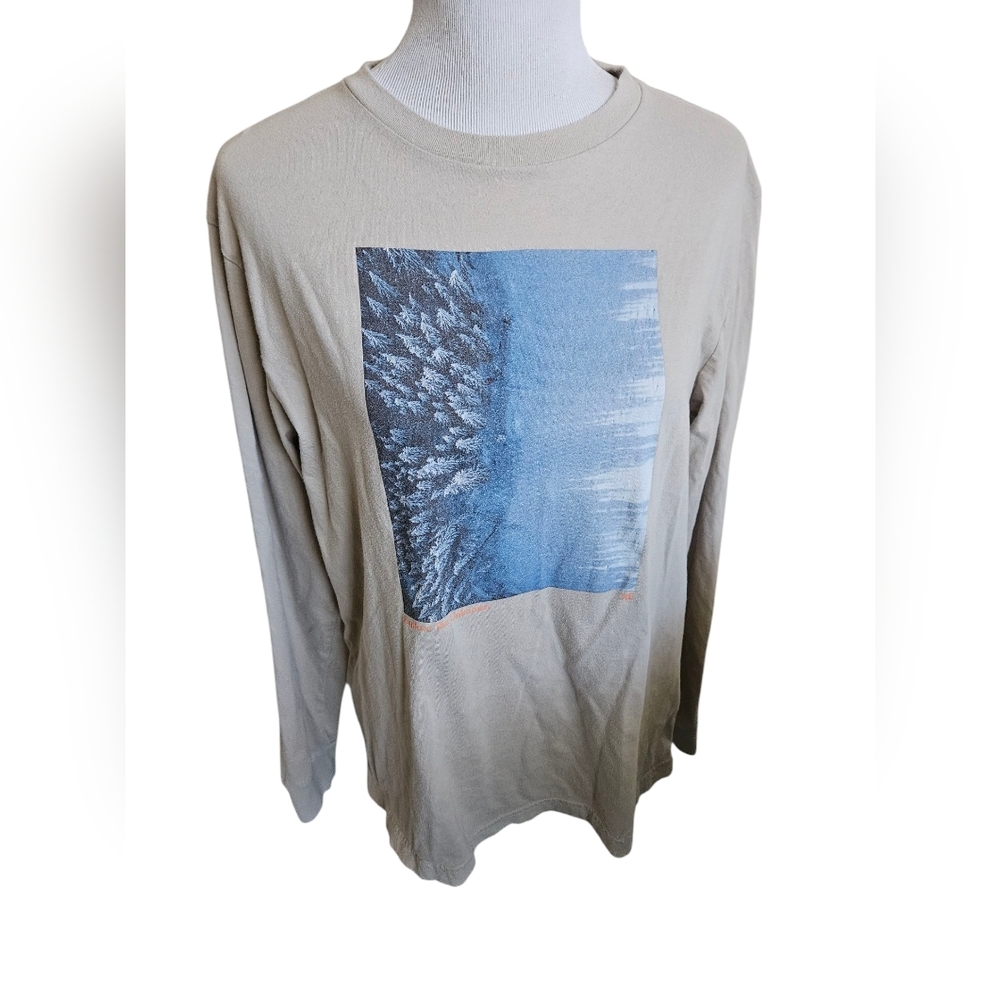 American Eagle Outfitter Long Sleve Graphic T Shirt Size M.